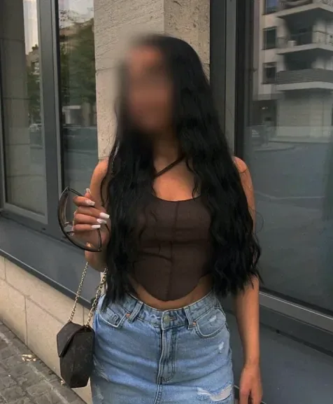 Nawal, 19 anni